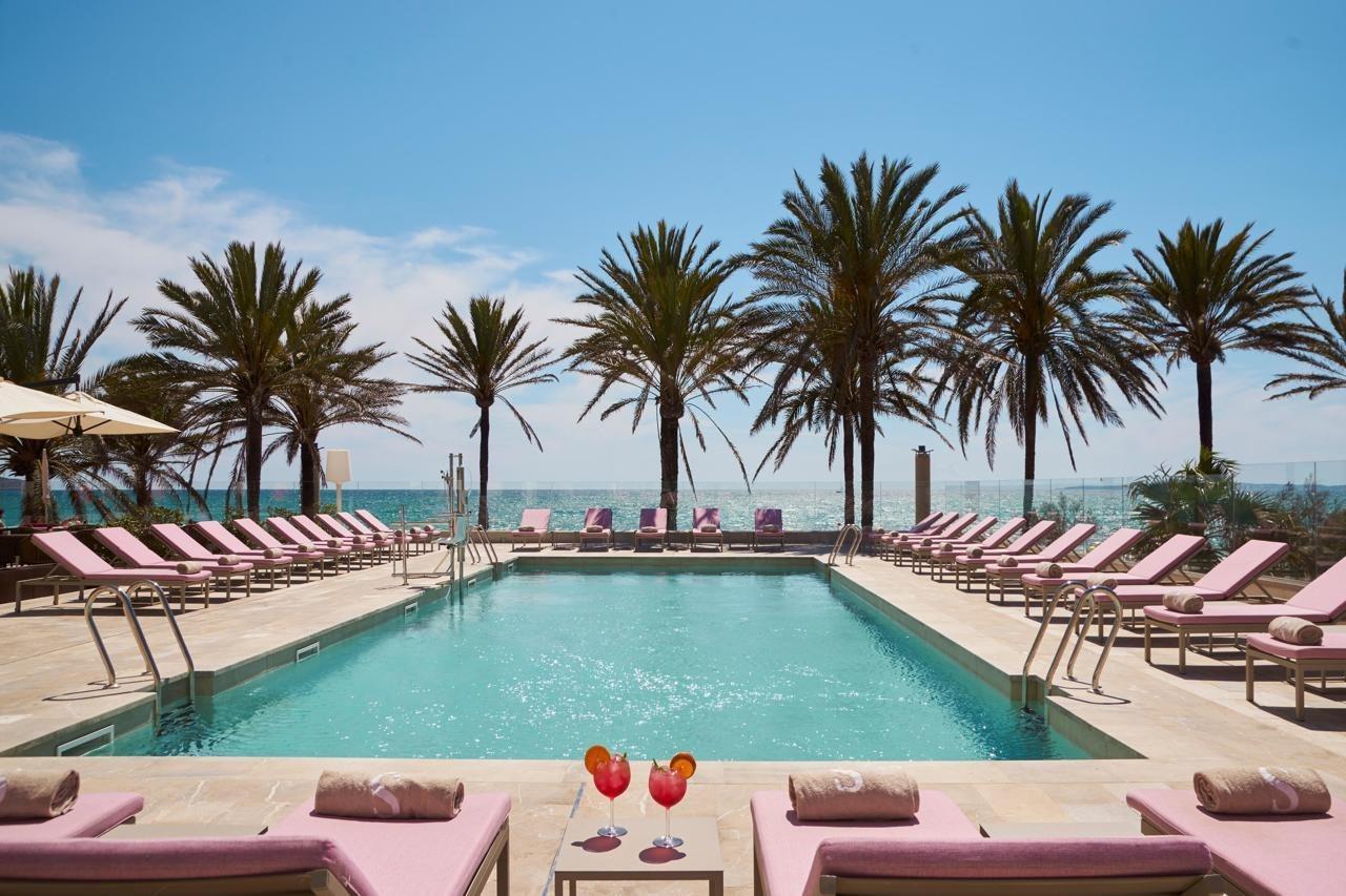 Pure Salt Garonda - Adults Only Hotel Playa de Palma  Luaran gambar The pool at the W Hotel in Barcelona